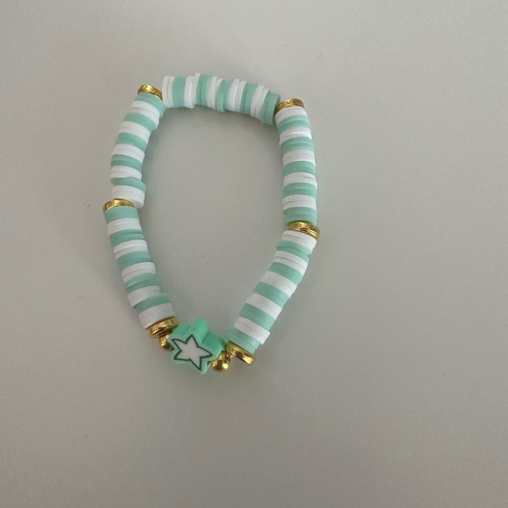 Bracelets - Picture 3 of 8